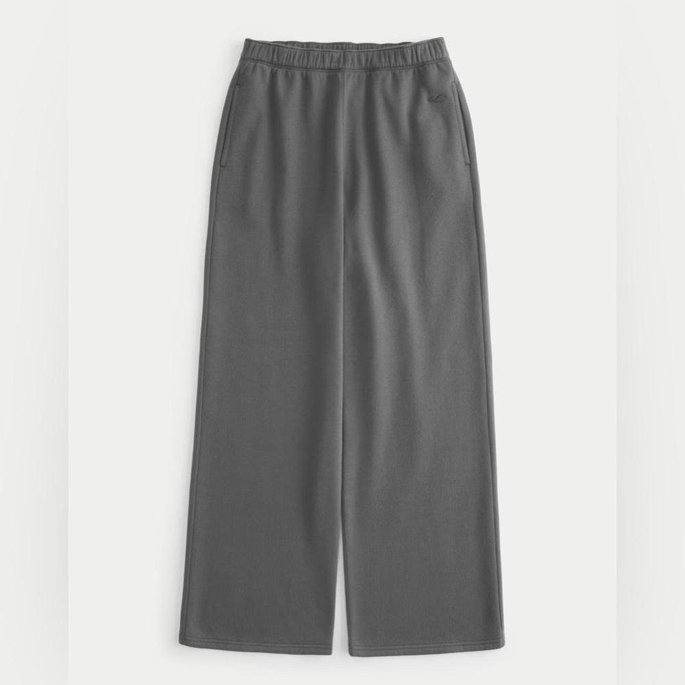 Hollister Feel Good Fleece Wide-Leg sweatpants. Size M